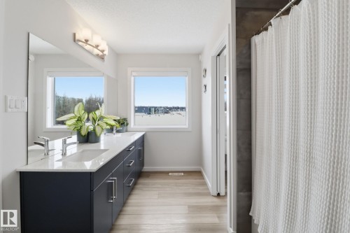 10 Prospect Place, Spruce Grove, AB - Indoor Photo Showing Bathroom