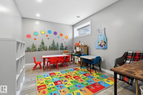 10 Prospect Place, Spruce Grove, AB - Indoor Photo Showing Other Room