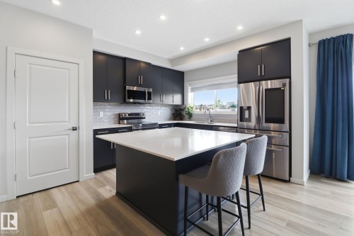 10 Prospect Place, Spruce Grove, AB - Indoor Photo Showing Kitchen With Upgraded Kitchen