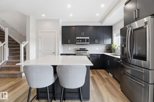 10 Prospect Place, Spruce Grove, AB - Indoor Photo Showing Kitchen With Upgraded Kitchen