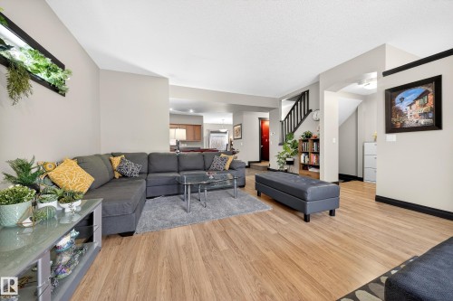 43 903 Rutherford Road, Edmonton, AB - Indoor Photo Showing Living Room