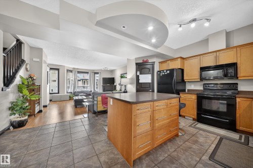 43 903 Rutherford Road, Edmonton, AB - Indoor Photo Showing Kitchen