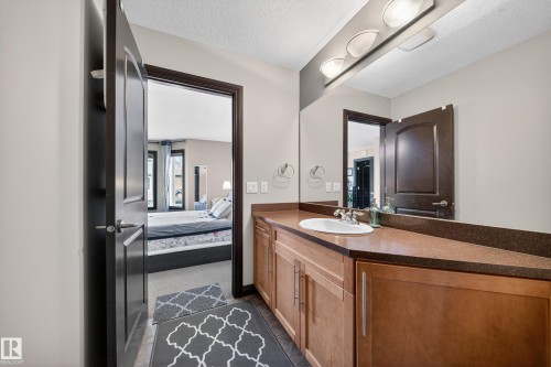 43 903 Rutherford Road, Edmonton, AB - Indoor Photo Showing Bathroom