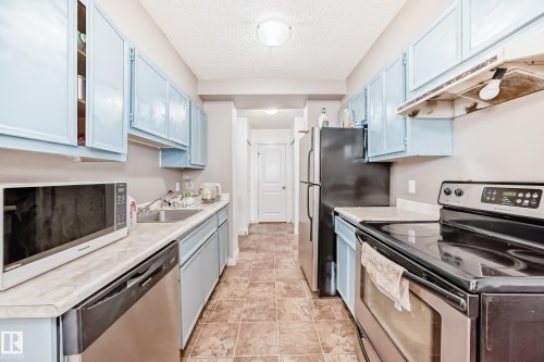 305 12841 65 Street, Edmonton, AB - Indoor Photo Showing Kitchen
