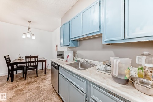 305 12841 65 Street, Edmonton, AB - Indoor Photo Showing Kitchen