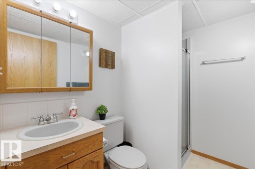 228 Parkside Drive, Wetaskiwin, AB - Indoor Photo Showing Bathroom