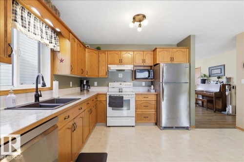 228 Parkside Drive, Wetaskiwin, AB - Indoor Photo Showing Kitchen With Double Sink