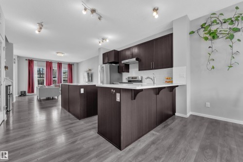 2611 Price Common, Edmonton, AB - Indoor Photo Showing Kitchen