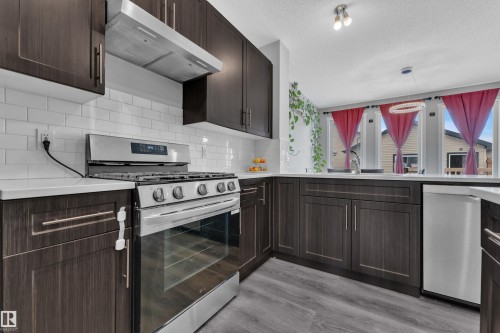 2611 Price Common, Edmonton, AB - Indoor Photo Showing Kitchen With Upgraded Kitchen