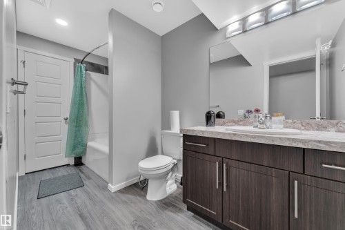 2611 Price Common, Edmonton, AB - Indoor Photo Showing Bathroom