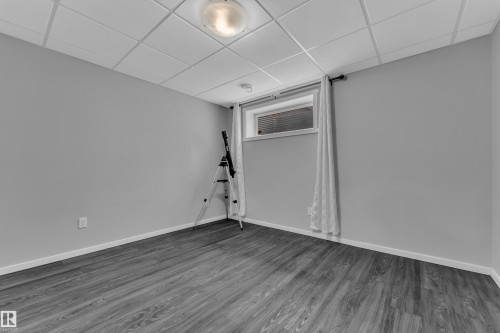 2611 Price Common, Edmonton, AB - Indoor Photo Showing Other Room