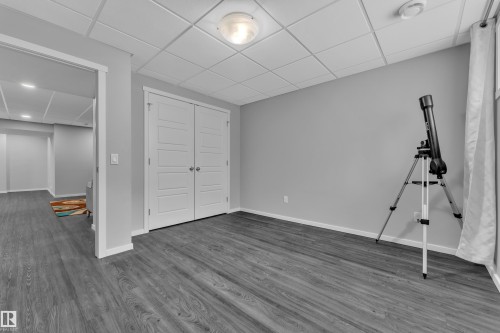 2611 Price Common, Edmonton, AB - Indoor Photo Showing Other Room