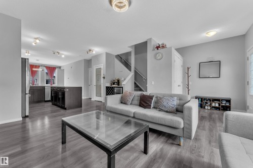 2611 Price Common, Edmonton, AB - Indoor Photo Showing Living Room