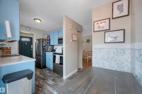 34 Walden Crescent, St. Albert, AB - Indoor Photo Showing Kitchen