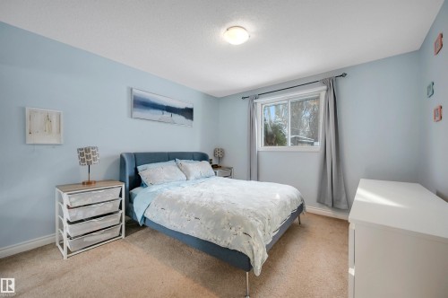 34 Walden Crescent, St. Albert, AB - Indoor Photo Showing Bedroom