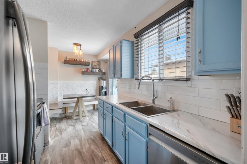 34 Walden Crescent, St. Albert, AB - Indoor Photo Showing Kitchen With Double Sink With Upgraded Kitchen