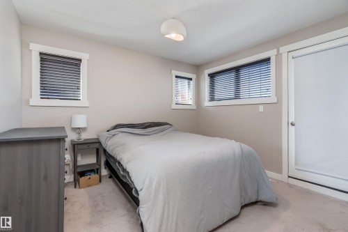 160 401 Southfork Drive, Leduc, AB - Indoor Photo Showing Bedroom