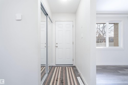 129 Londonderry Square, Edmonton, AB - Indoor Photo Showing Other Room