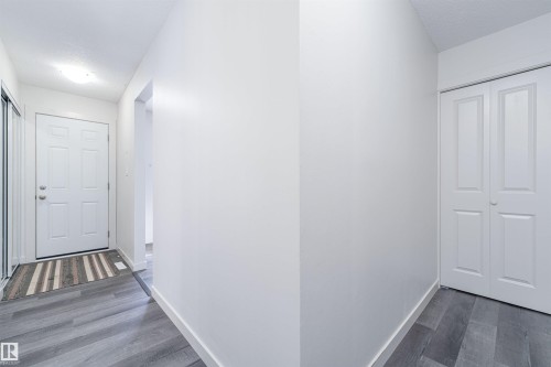 129 Londonderry Square, Edmonton, AB - Indoor Photo Showing Other Room
