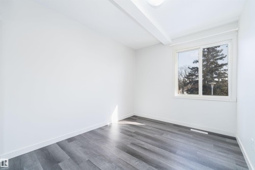 129 Londonderry Square, Edmonton, AB - Indoor Photo Showing Other Room