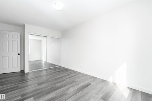 129 Londonderry Square, Edmonton, AB - Indoor Photo Showing Other Room