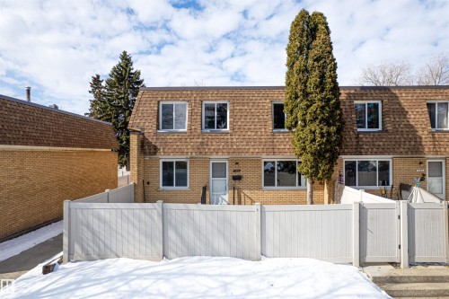 129 Londonderry Square, Edmonton, AB - Outdoor With Exterior