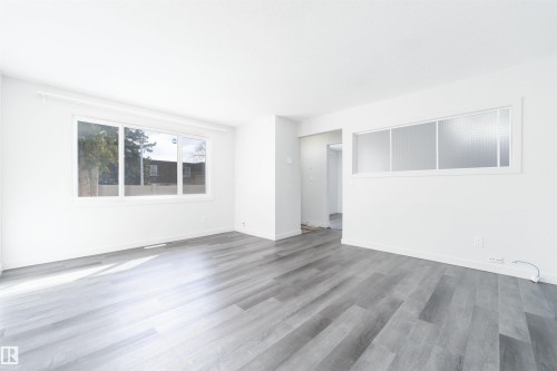 129 Londonderry Square, Edmonton, AB - Indoor