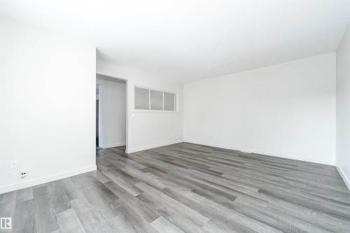 129 Londonderry Square, Edmonton, AB - Indoor Photo Showing Other Room