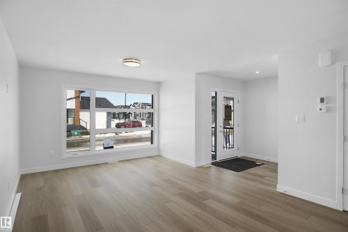 7351 181 Avenue, Edmonton, AB - Indoor Photo Showing Living Room