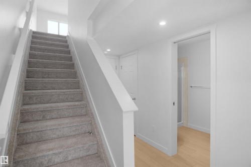 5133 River'S Edge Way, Edmonton, AB - Indoor Photo Showing Other Room