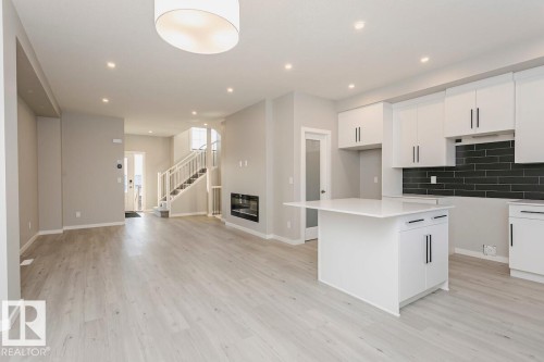1 Clichy Close, St. Albert, AB - Indoor Photo Showing Kitchen With Upgraded Kitchen