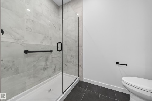 301 7459 May Common, Edmonton, AB - Indoor Photo Showing Bathroom