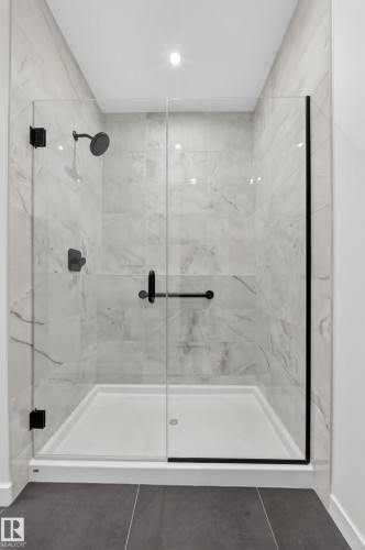 301 7459 May Common, Edmonton, AB - Indoor Photo Showing Bathroom