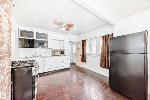 11619 96 Street, Edmonton, AB - Indoor Photo Showing Kitchen