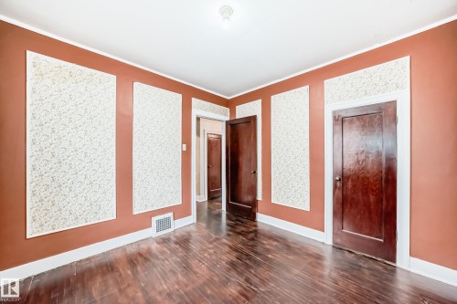 11619 96 Street, Edmonton, AB - Indoor Photo Showing Other Room