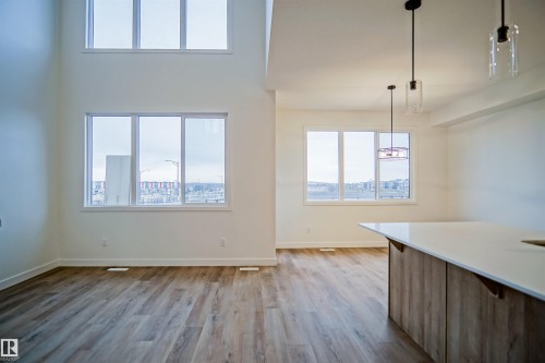 1019 14 Avenue, Edmonton, AB - Indoor Photo Showing Other Room