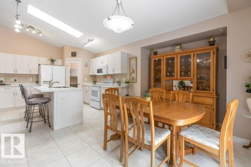6712 Speaker Place, Edmonton, AB - Indoor Photo Showing Dining Room