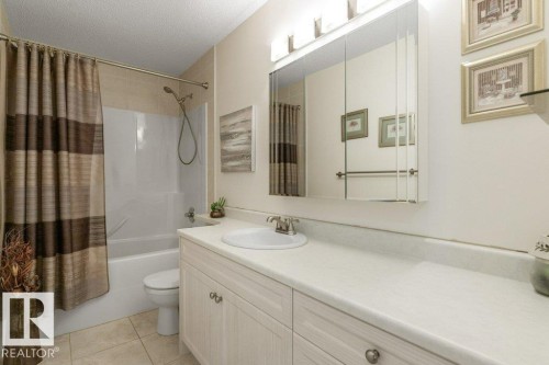 6712 Speaker Place, Edmonton, AB - Indoor Photo Showing Bathroom