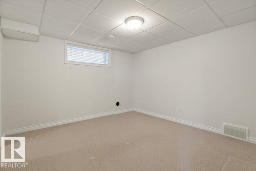 6712 Speaker Place, Edmonton, AB - Indoor Photo Showing Other Room