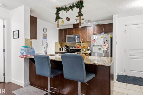 224 2045 Grantham Court, Edmonton, AB - Indoor Photo Showing Kitchen