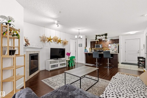 224 2045 Grantham Court, Edmonton, AB - Indoor Photo Showing Living Room
