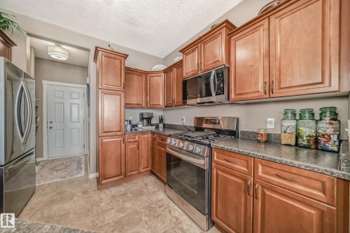 104 Westerra Boulevard, Stony Plain, AB - Indoor Photo Showing Kitchen