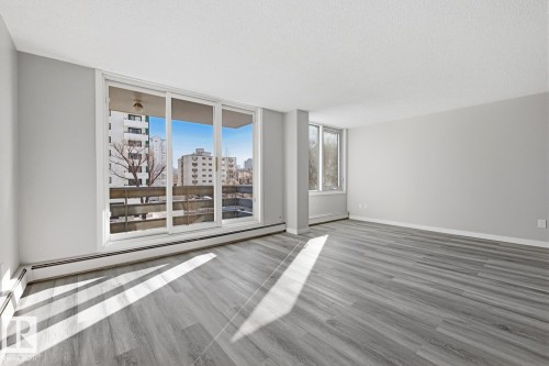 307 10160 116 Street, Edmonton, AB - Indoor