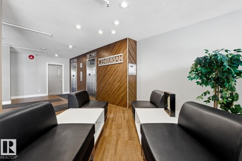 307 10160 116 Street, Edmonton, AB - Indoor