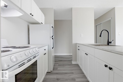 307 10160 116 Street, Edmonton, AB - Indoor