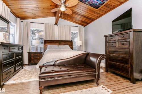 33 Sunnyside Crescent, St. Albert, AB - Indoor Photo Showing Bedroom