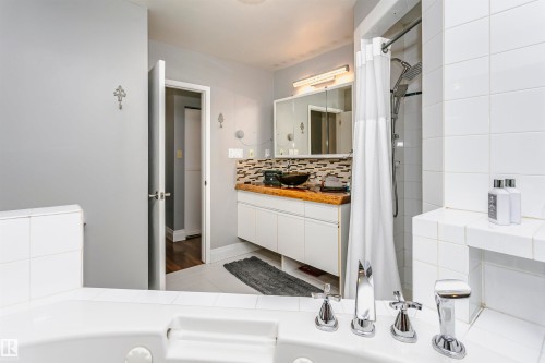 33 Sunnyside Crescent, St. Albert, AB - Indoor Photo Showing Bathroom