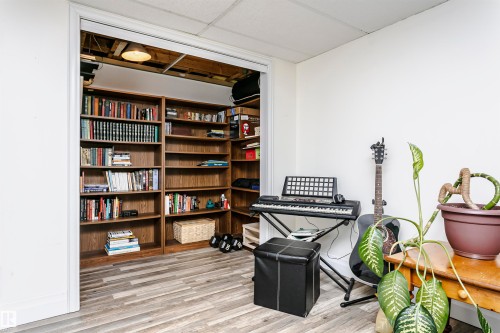 33 Sunnyside Crescent, St. Albert, AB - Indoor Photo Showing Office