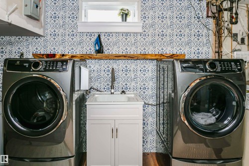 33 Sunnyside Crescent, St. Albert, AB - Indoor Photo Showing Laundry Room