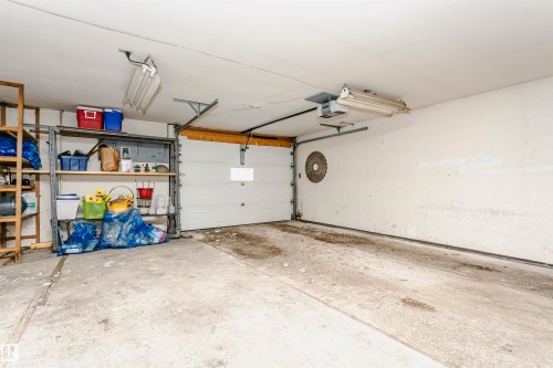 33 Sunnyside Crescent, St. Albert, AB - Indoor Photo Showing Garage